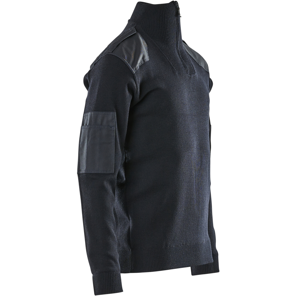 Neulottu neulepusero, jossa puolipitkä vetoketju